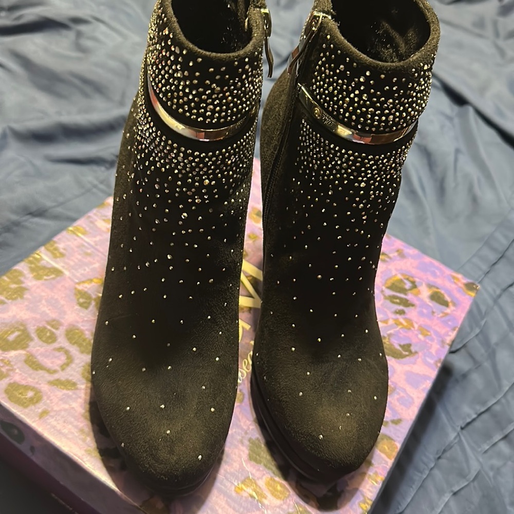 Atilina Ankle Boot-Black